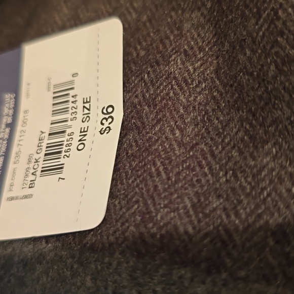 ST. JOHN'S BAY WOMENS WINTER SCARVES BUNDLE OF 2 - Picture 6 of 7